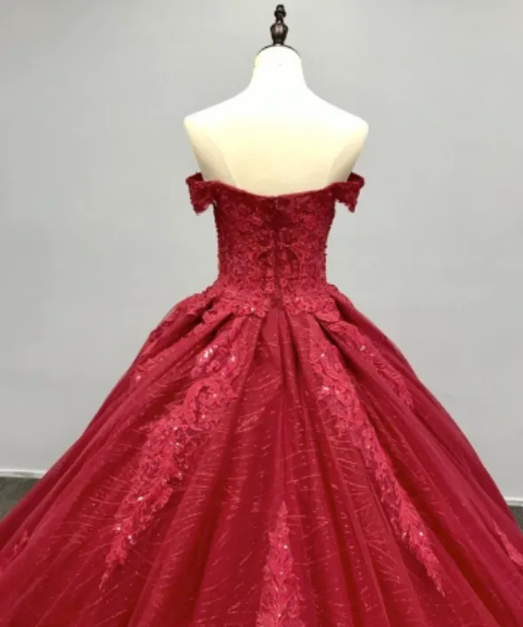 Ballroom Classic Red Wedding Sleeveless Bridal Gown