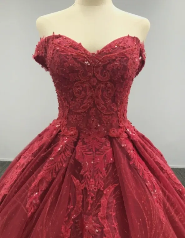 Ballroom Classic Red Wedding Sleeveless Bridal Gown