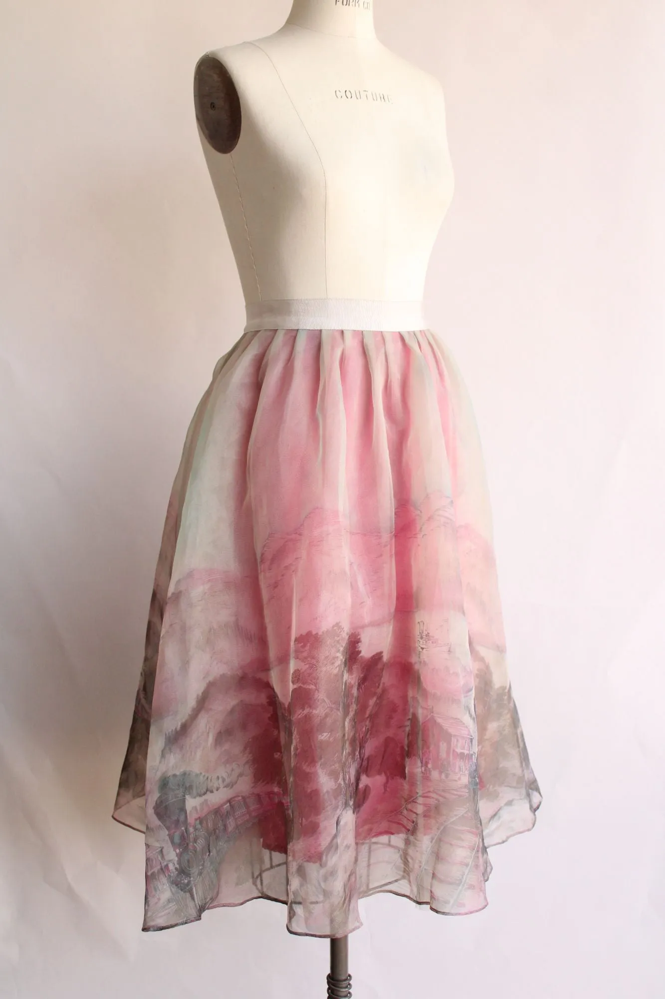 Moulinette Soeurs Skirt, Size 8, Pink and Gray Chiffon, Train Novelty Print