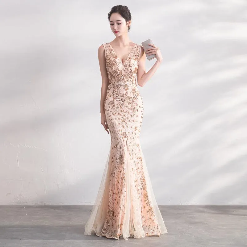 Stunning Long Fishtail Dress: Elegant, Flowing Design for a Glamorous Look